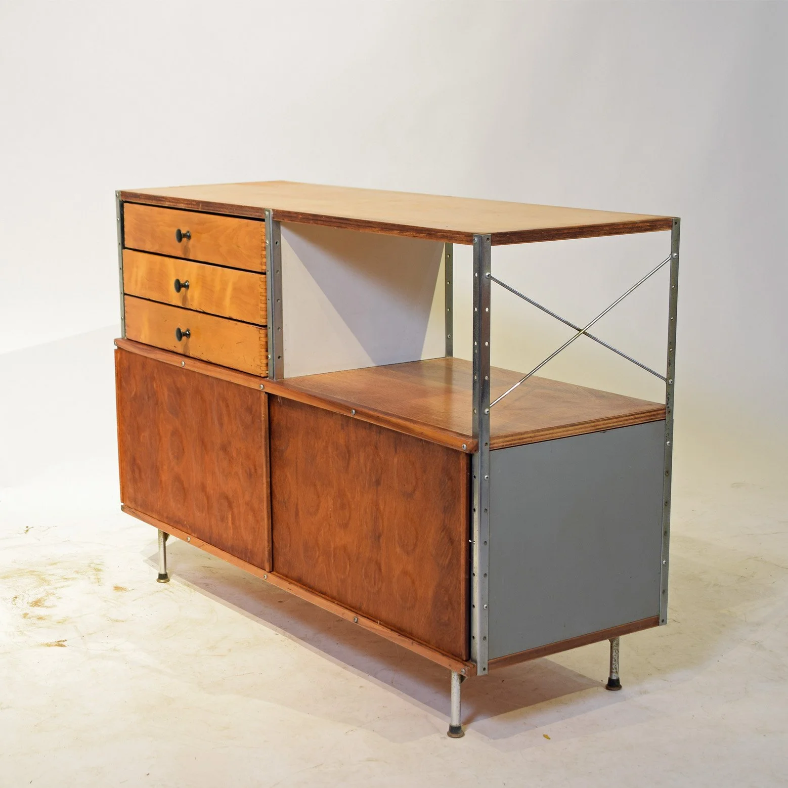 ESU 200 N storage cabinet for Herman Miller 1953 — Collage